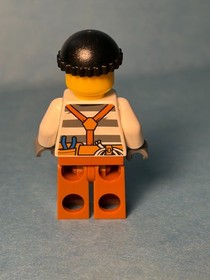 LEGO City Minifig cty0773 - Jail Prisoner Overalls 621 - Light Scratch/No Cracks
