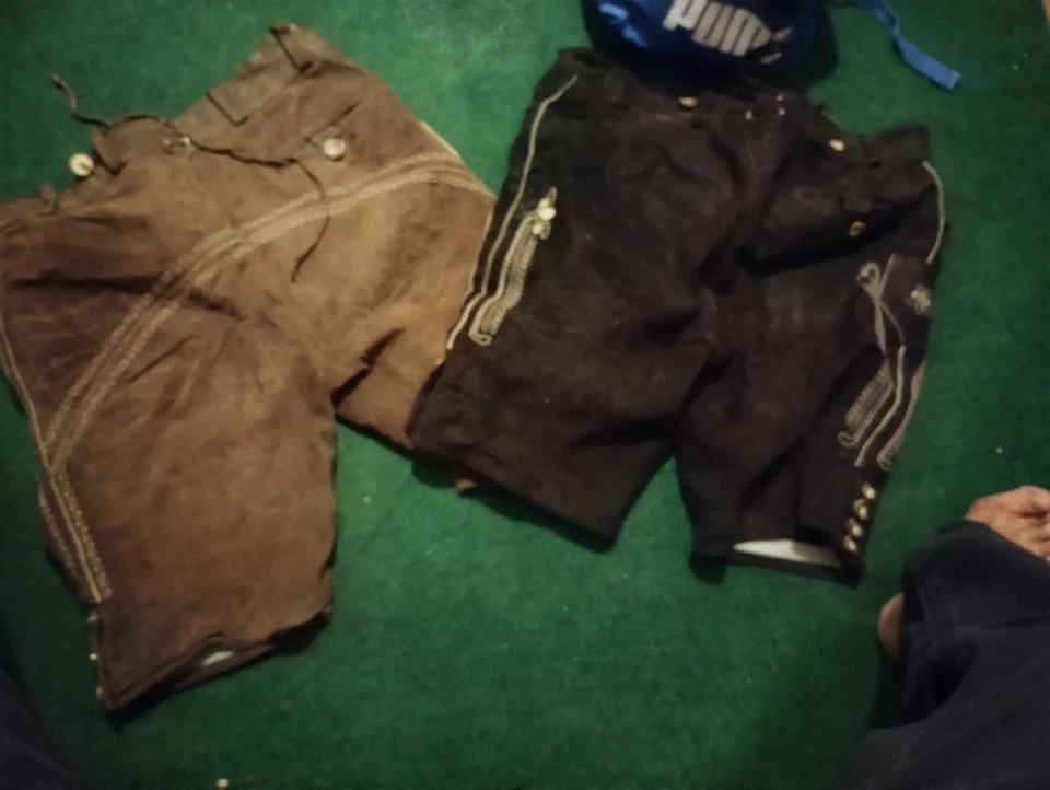 2 Stück Lederhosen Kunstleder Gebraucht - Bild 4 von 4