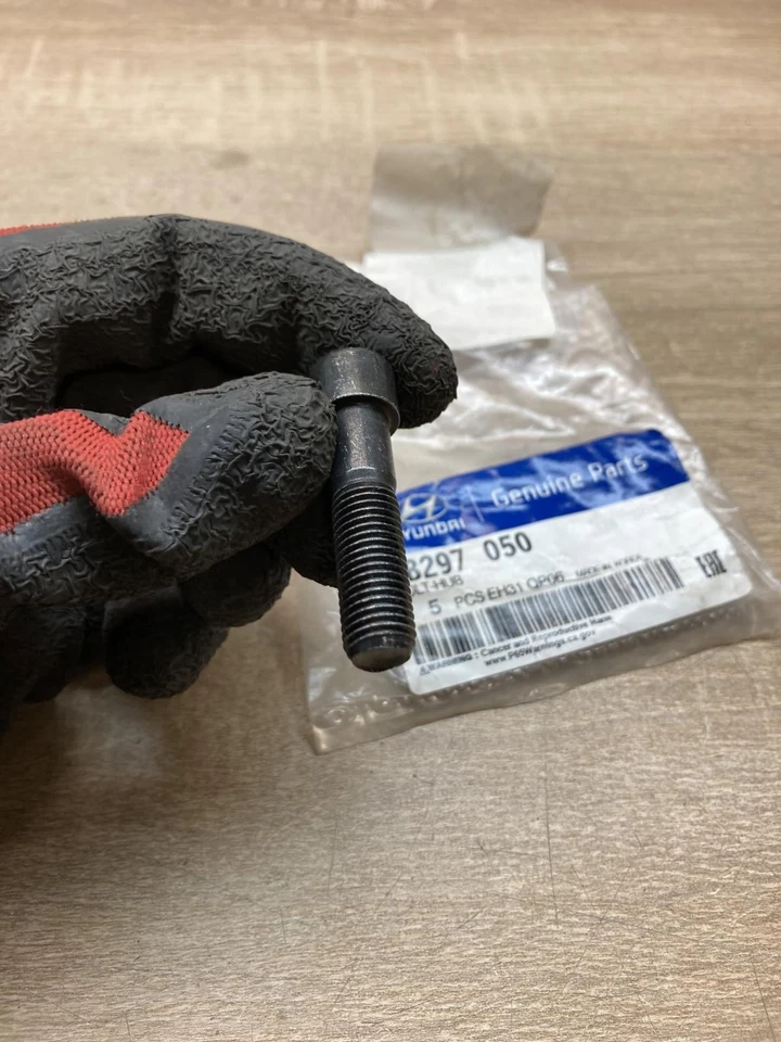 MB297050 MB297 050 HUB BOLT Front wheel hub Fits for Hyundai Galloper - Bild 4 von 4