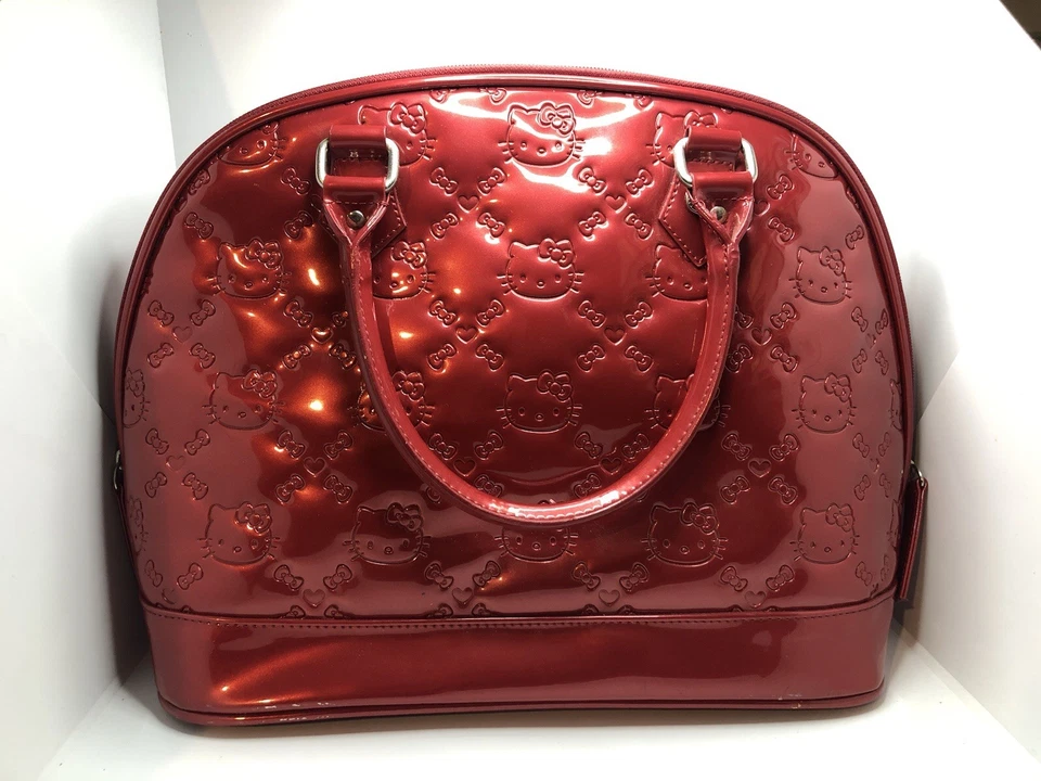 Bolso de mano LoungeFly X Sanrio Hello Kitty extra grande en relieve rojo Foto 2 de 4