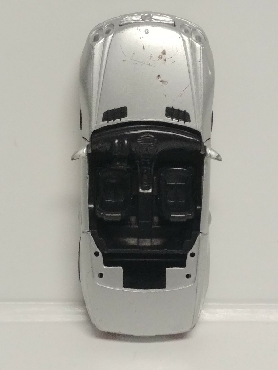 Motormax 1/18 Silver Convertible Mercedes Benz SL500 Diecast
