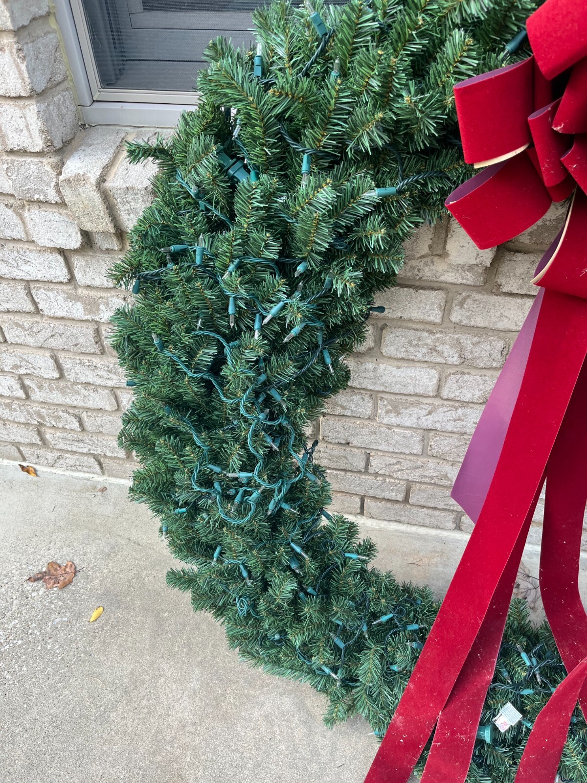 48 Inch Artificial Prelit Christmas Wreath With Lights Indoor Outdoor