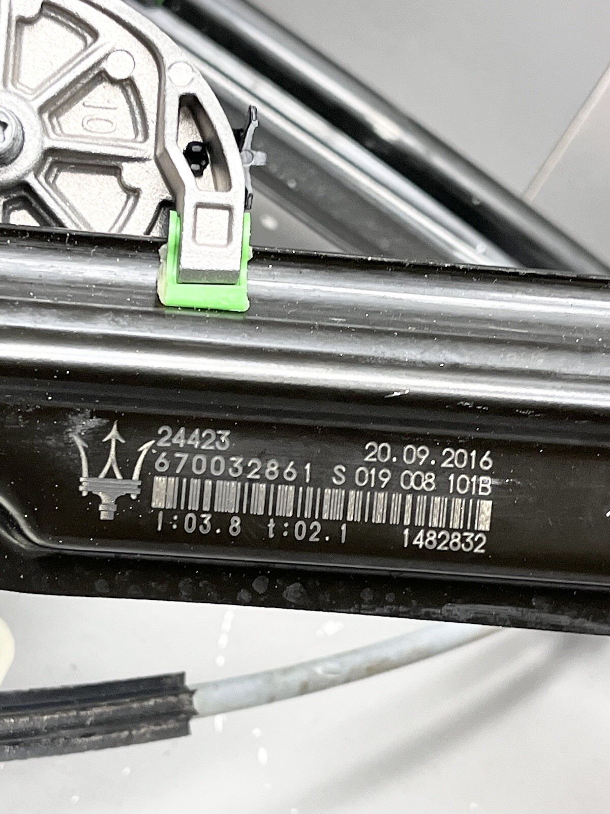 Maserati Levante 2017-2020 rear/left Window regulator