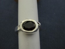  21 ladys sterling silver oval faceted genuine GARNET ring