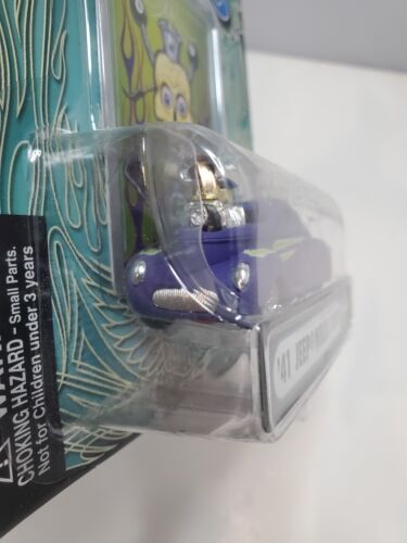 Muscle Machines 1941 Jeep Willys Coupe Purple/Green Matte Finish Diecast 1:64 Sc - Picture 4 of 6