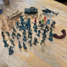 Lot Of Civil War Confederate Soldiers Army Indians Plastic Army Men Tanks Wall