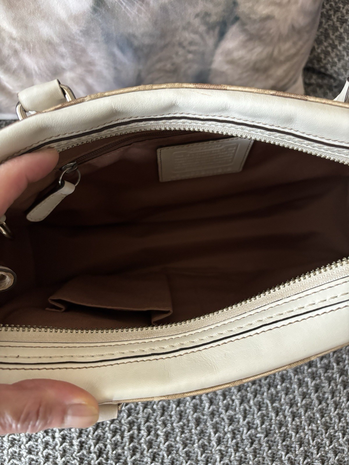 VINTAGE Y2K COACH BEIGE SHOULDER HANDBAG SZ 12'X8'X3' - Gem