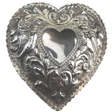 A good William Comyns antique English solid silver novelty Box 140g 11cm C.1895