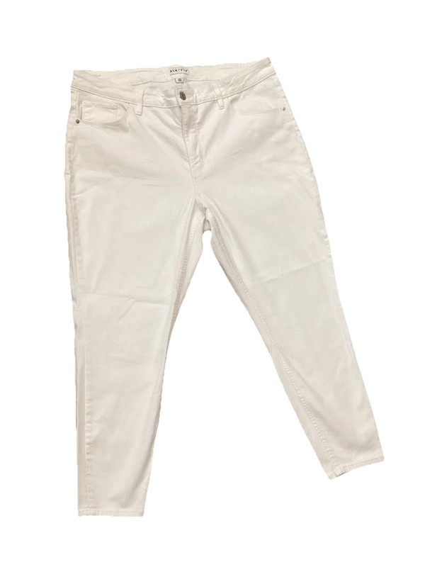 Ava and Viv Women's White Denim Straight Cut Leg 20 W