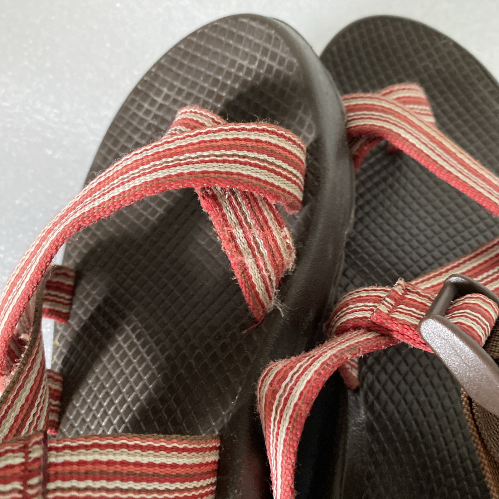 APL Scarpe sandali Chaco con cinturino rosso supporto Vibram donna TG W8