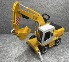 Bruder Liebherr 912 Litronic - 360 Wheeled Excavator Hand Controlled Bucket Arm 