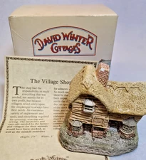 David Winter Cottages The Village Shop w/ Box - Center of the Village, 1982