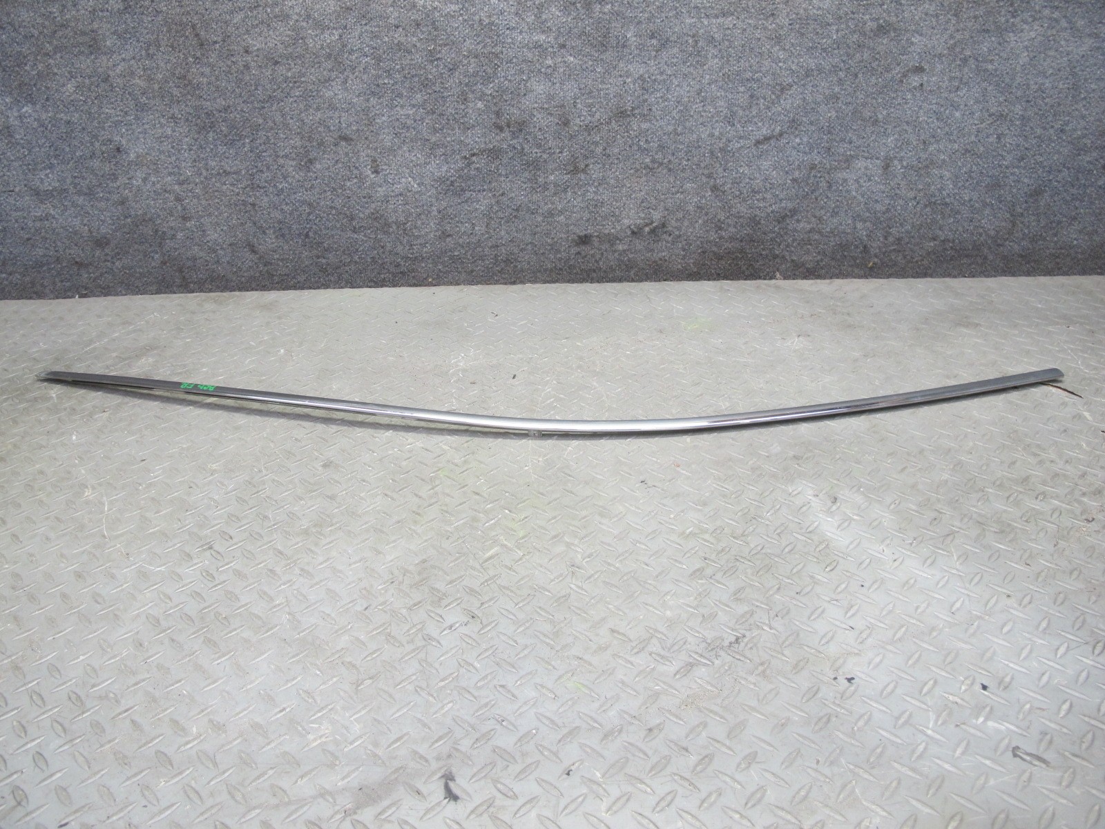 2006-2012 BENTLEY FLYING SPUR FRONT RIGHT DOOR WINDOW CHROME TRIM MOLDING SET