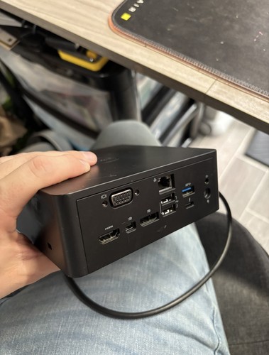 Dell TB16 Thunderbolt 3 Dockingstation und Wandhalterung - 180W Adapter, 14 Ports, 3 Displays