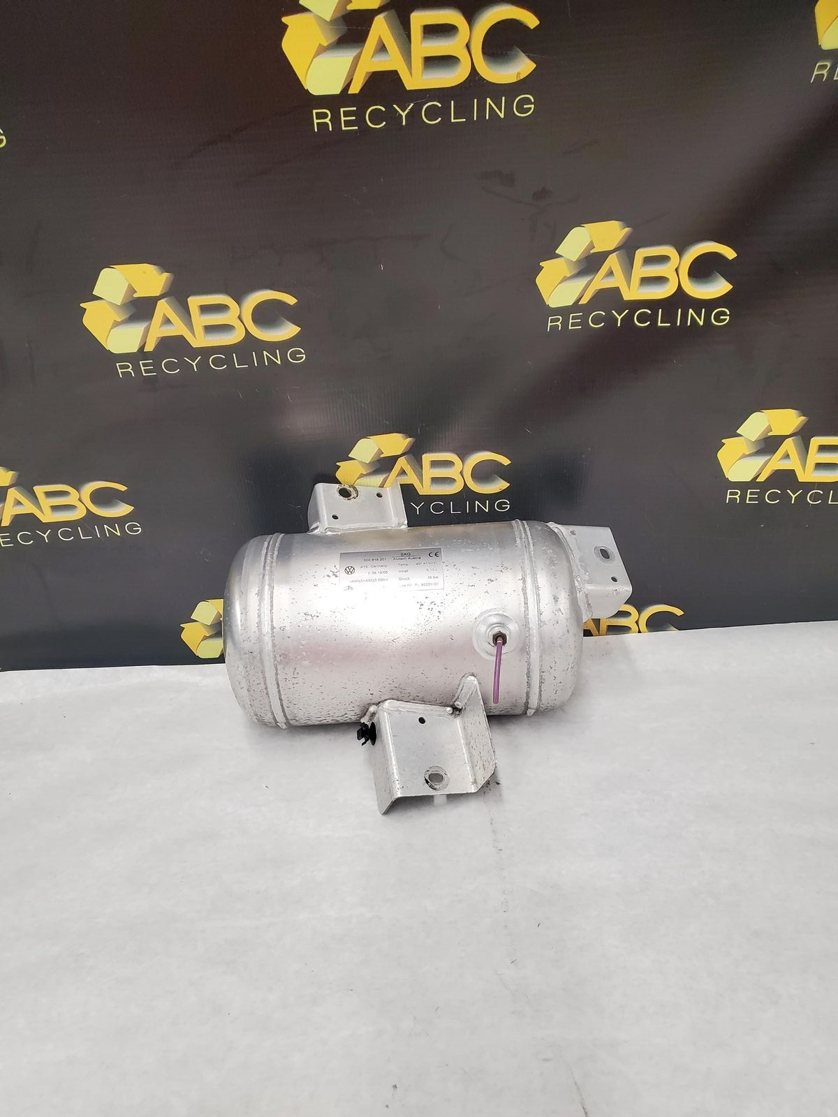 2007 Bentley Flying Spur Air Suspension Reservoir Tank Assembly BENTLEY 07 OEM