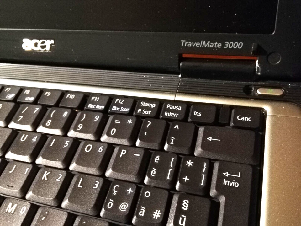 ACER TravelMate 3000 - Notebook 12.1" - per riparazioni o ricambi - Immagine 4 di 4