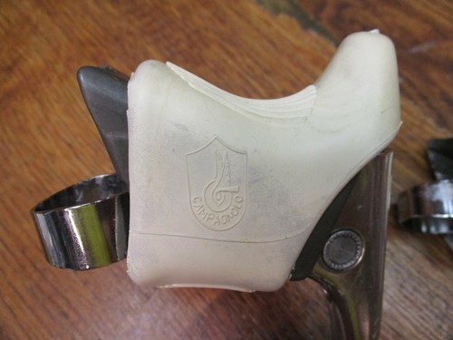 VINTAGE CAMPAGNOLO RECORD BRAKE LEVERS - WHITE HOODS - Picture 3 of 11