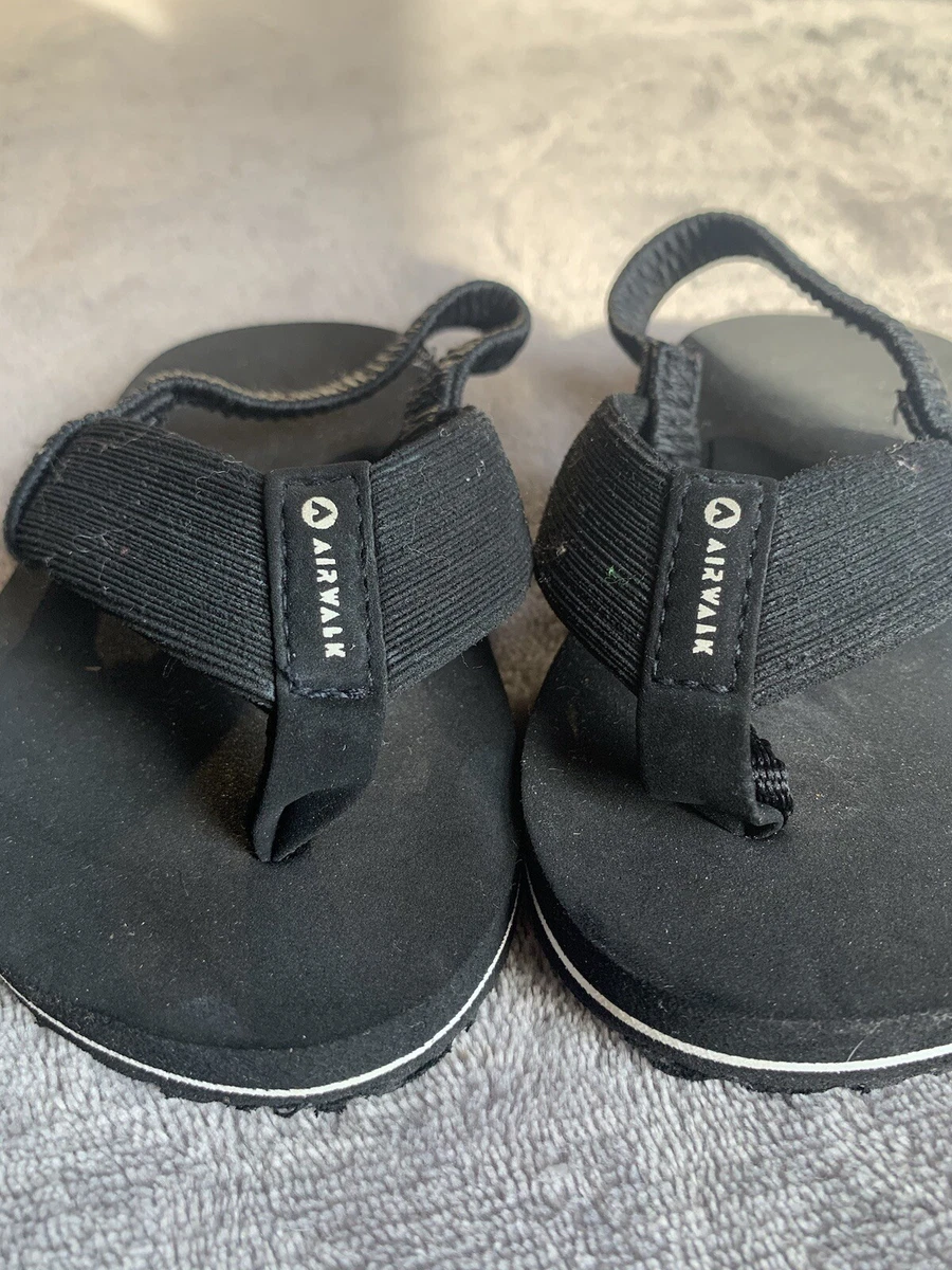 Airwalk black flip best sale flops