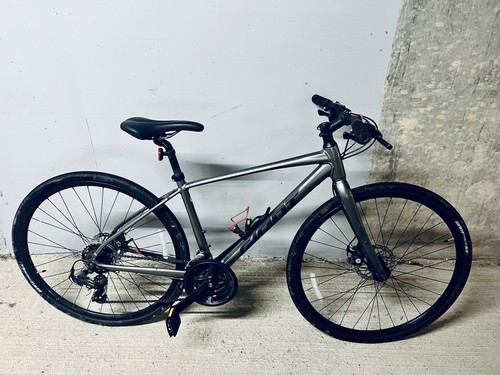 Giant Escape 3 Disc Hybrid Bike in 