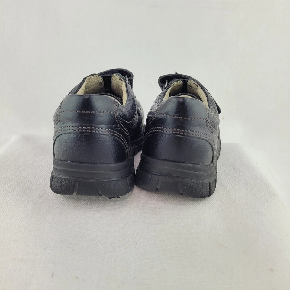 Zapatos negros con correa de gancho y bucle Umi para niños pequeños talla US 9 / EU 26 (BX L) Foto 4 de 4