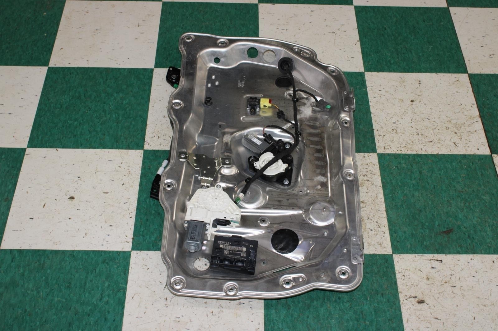Bentley Flying Spur 2014-2018 Front Right Power window motor