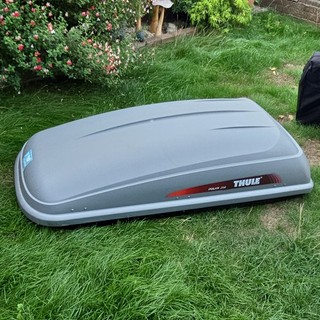 Thule used roof box 'Polar 200' with 450 litres capacity.