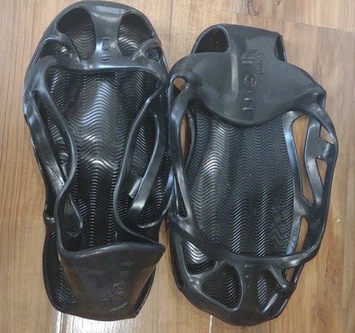 NUEVA Bota de Techo Cougar Paws Cougar Cover Negra Mediana (5-7) 🥾 Guarda tus Botas - Imagen 2 de 3