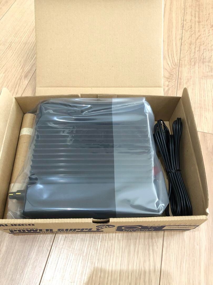 Alinco DM-330MVT Max 5-15VDC Compact Power Supply Switching Alinco DM-330MVT Max 5-15VDC Compact Power Supply Switching