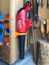 Milwaukee M18 Support mural pour souffleurs de feuilles