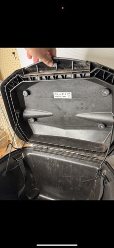 Triumph Sprint ST 1050 Left luggage pannier box side with Aftermarket Key - Picture 6 of 11
