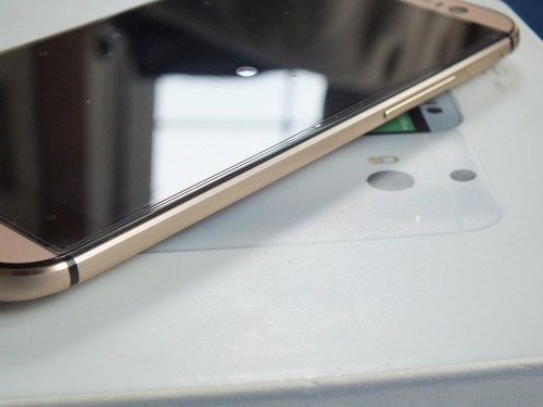 Boxed HTC One M8 Gold Mobile Phone Looks Unused But Please Read Description - Picture 2 of 12