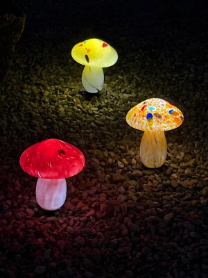 New Infinity X1 Glass Mushroom Landscape Solar Lights, 3-pack Red