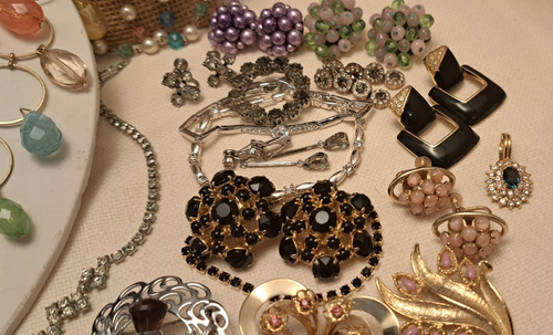 Vintage Designer Modeschmuck Konvolut Strass Kunstperlen Brosche Ohrringe + - Bild 9 von 12