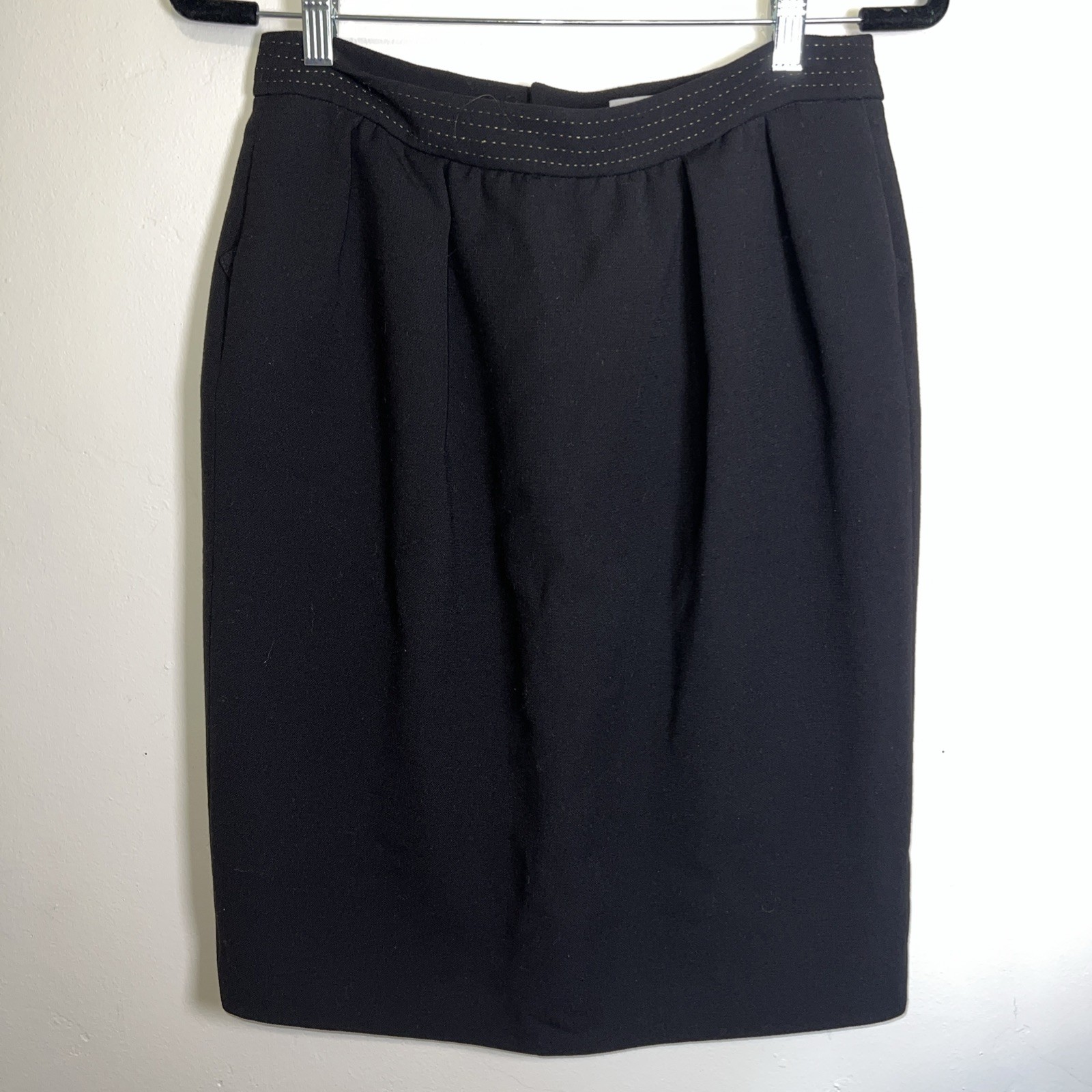 Gonna foderata in lana nera nuova con etichette vintage Yves Saint Laurent (YSL) rive gauche taglia 8