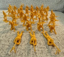 Lot Plastic Army Men Toy Soldiers Tan Military Figures Mixed Poses Vintage HTF