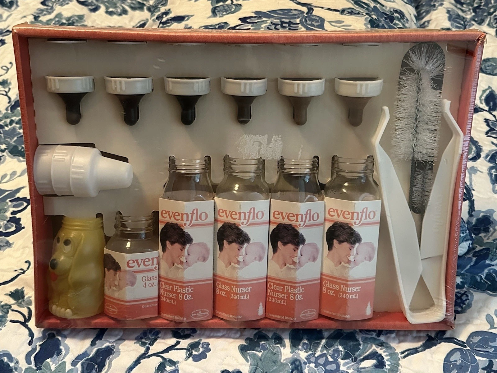 Vintage 1986 Evenflo Complete Nurser Kit 30-Piece Set Glass Plastic Bottles Dog