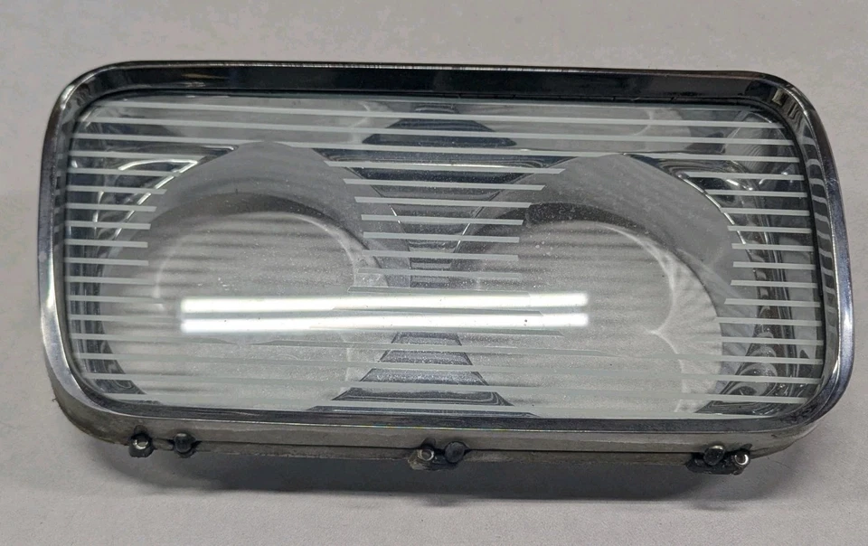1965 66 Chrysler Imperial Bisel de faro cromado y lente de vidrio Lado del pasajero OEM Foto 2 de 4