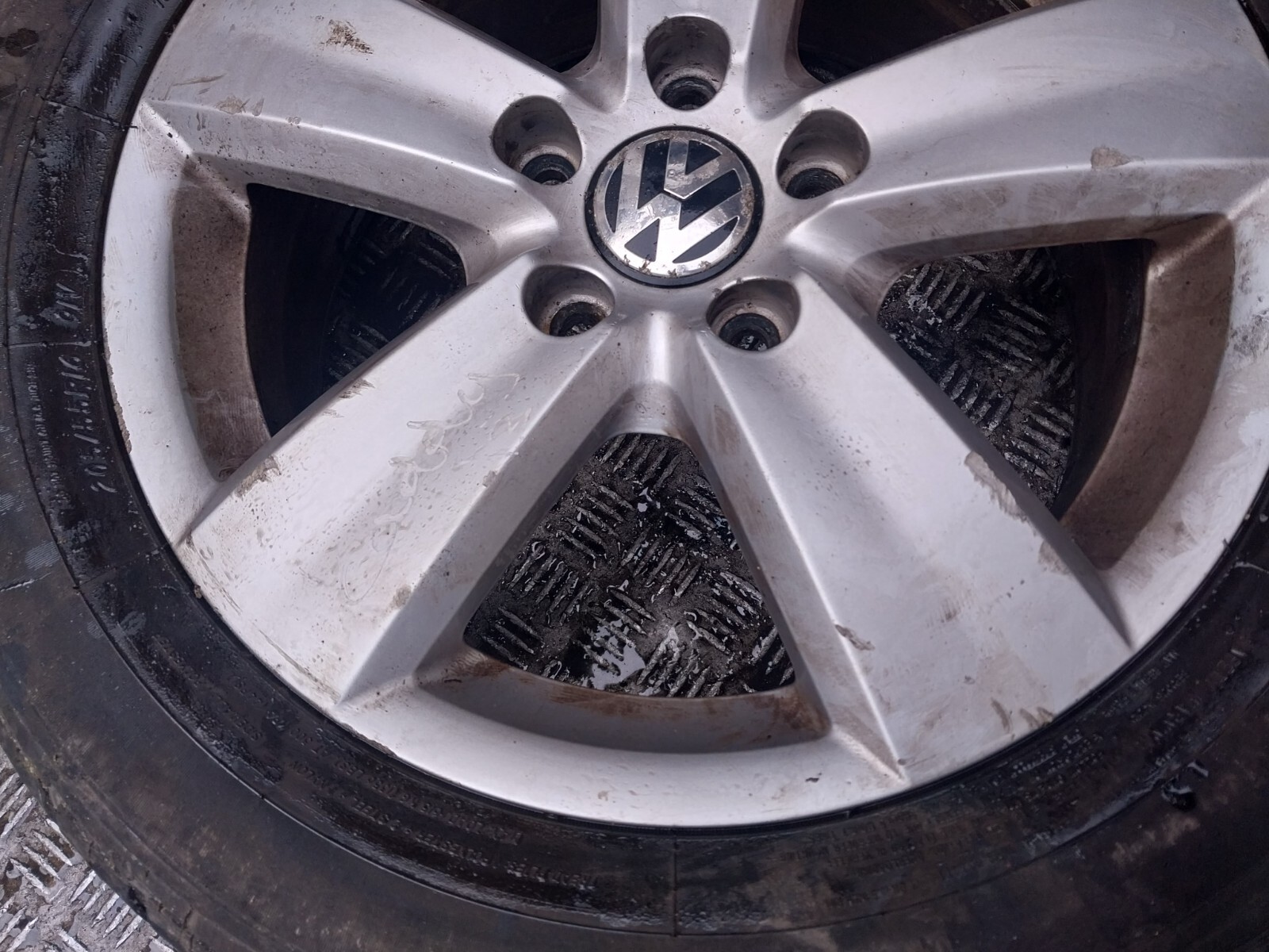 VW CADDY ALLOY WHEEL 2K3601025 WITH TYRE 205 55 R16 SET OF 4 CADDY 2013