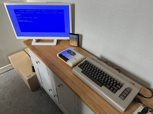 Revenge of the Mutant Camels Commodore 64 Cassette -👽👾Retro Gift Idea👾👽 - Afbeelding 11 van 12
