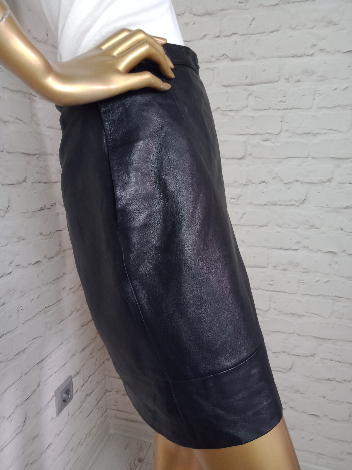 Valentino Pelle Leather Mini Skirt Vintage 90s Size M… Gem