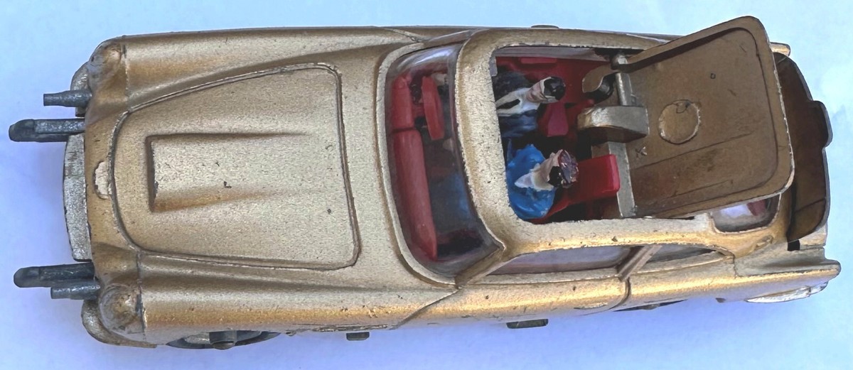 James Bond 007 Aston Martin DBS Goldfinger Corgi Toys #261 with