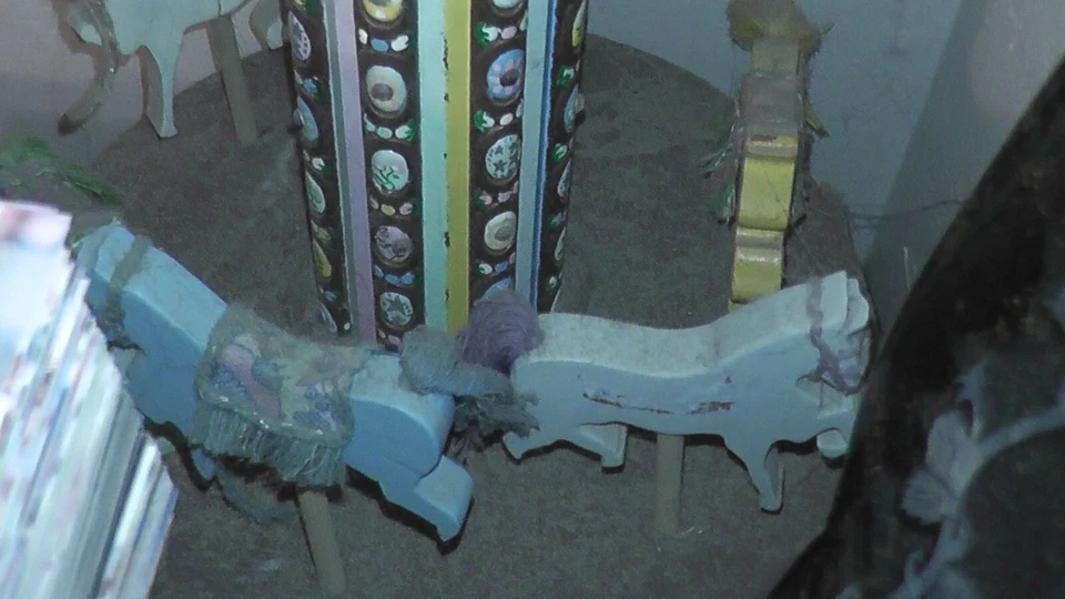 灯复古 20 世纪 80 年代女孩粉色手工马快乐圆形 — 第 3/3 张图片