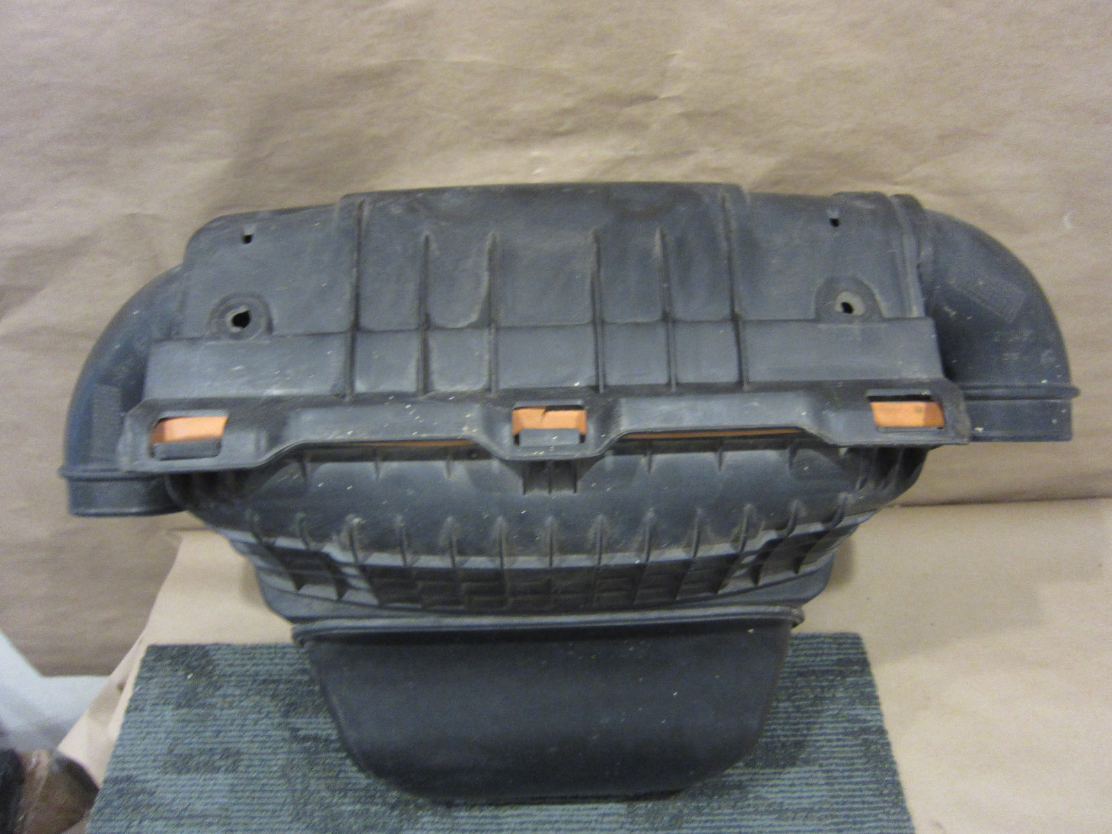 Maserati Quattroporte GranTurismo - Air Intake Filter Box - (Damage)  211794