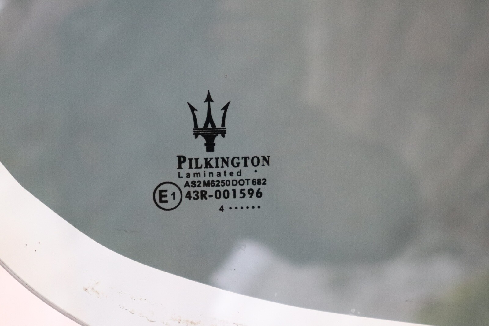P2005215 2003-2012 Maserati Quattroporte M139 REAR Door Window Glass 43R001596