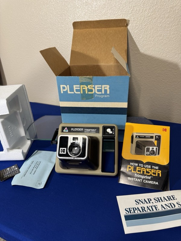 Vintage Kodak Pleaser Trimprint Instant Film Camera With Box and Manual