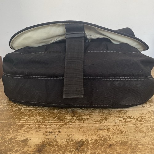 Crumpler Cheesy Tina Bolso Mensajero para Laptop Correa para el Hombro Negro - Imagen 6 de 19