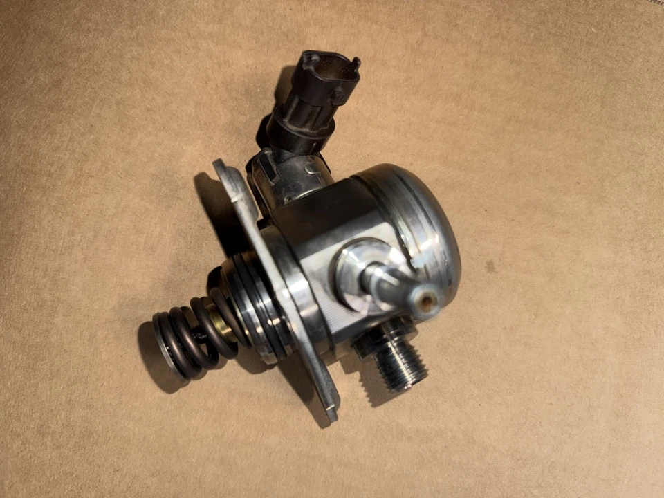 Bomba de combustible de alta presión OEM para 15-22 SantaFe Sonata Optima Sorento Sportage 2.4 Foto 4 de 4