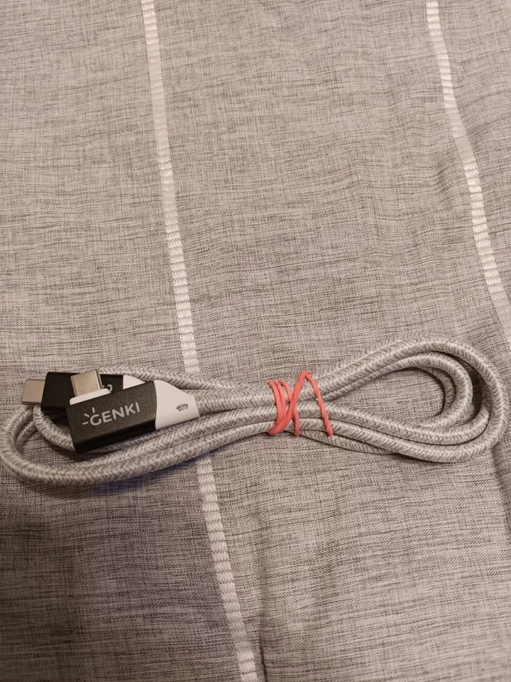 Genki Covert Dock 2 - White 45W Portable Charger & Dock for Switch 1, Steam Deck - Image 4 of 4