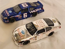 MARK MARTIN Autographed 2005 Team Caliber 1/24 Diecast Chrome Set limited to 600