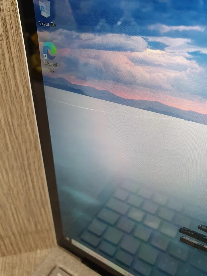 Microsoft Surface 2 13.5" i5-8350U @ 1.7GHz 8GB DDR3 256GB SSD Grade C EC2108 - Image 4 of 4